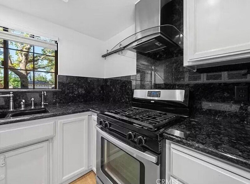 Building Photo - 6708 Plaquemines Dr