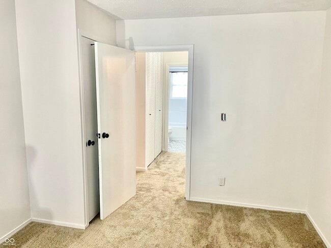 Building Photo - 6711 Willow Wy