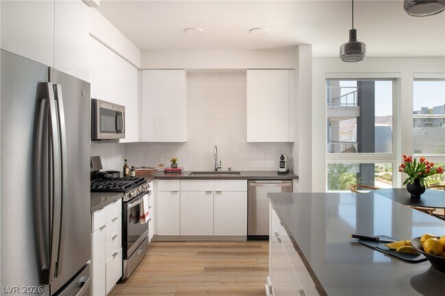 Building Photo - 11055 S Las Vegas Blvd