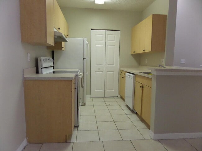 Building Photo - 10294 Fox Trail Rd S