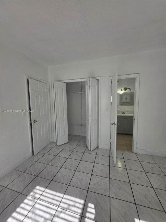 Building Photo - 7155 Rue Notre Dame