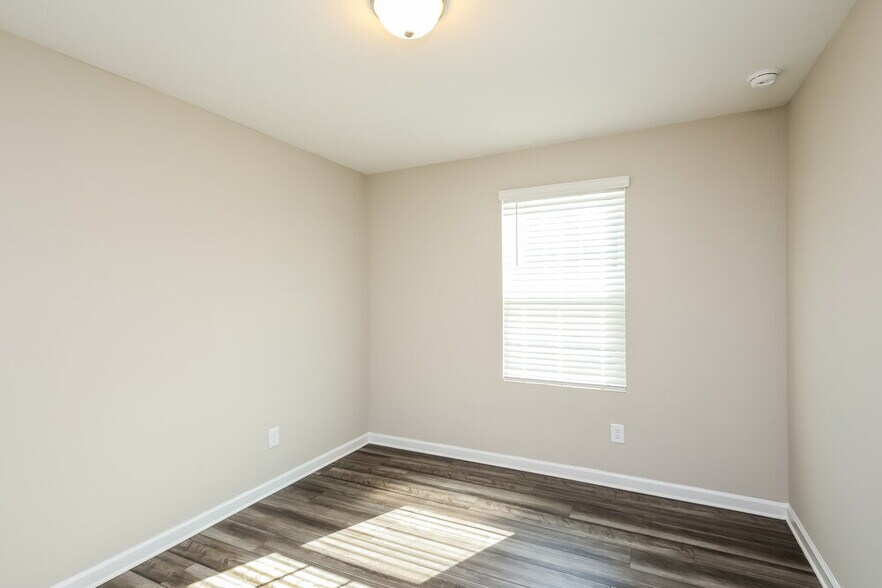 Building Photo - 921 Feldman Chase