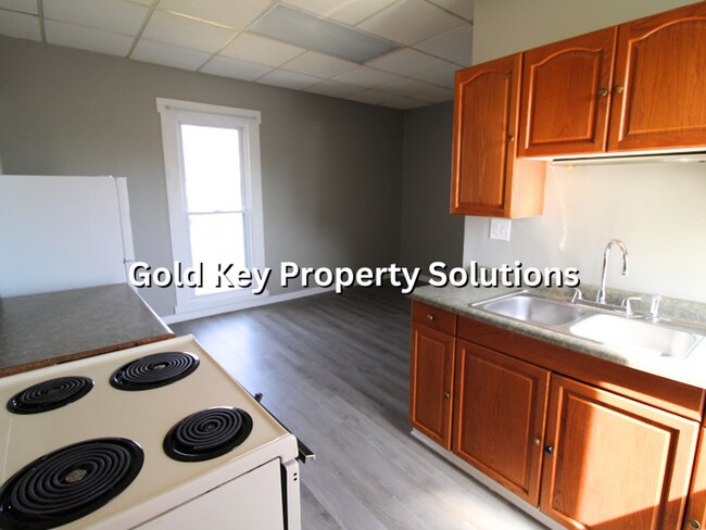 Building Photo - 803-807 High Street