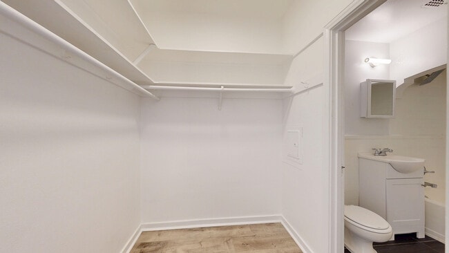 Building Photo - 19 Hermann St