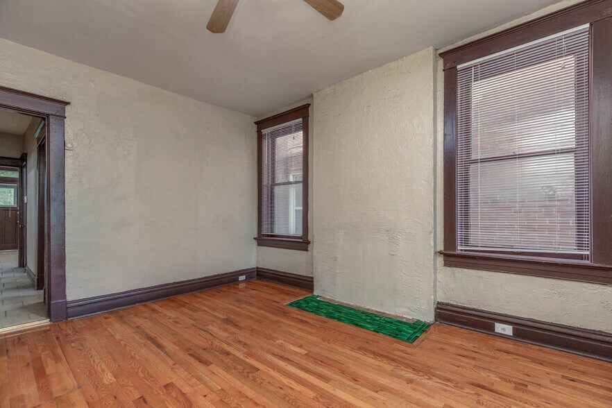 Building Photo - 3952 De Tonty St