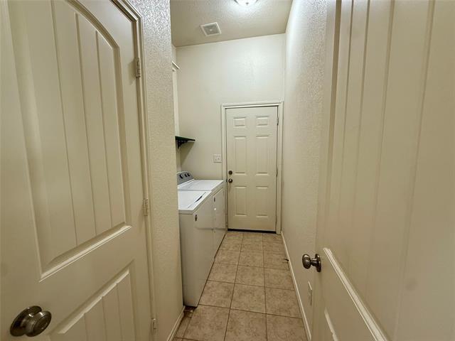 Building Photo - 225 Lovers Path Dr