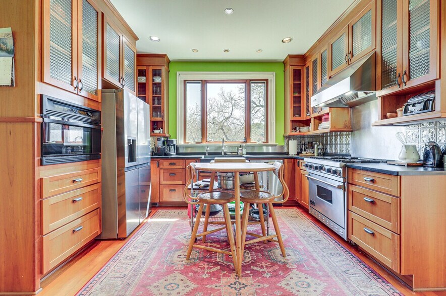 Building Photo - 3177 Vichy Ave