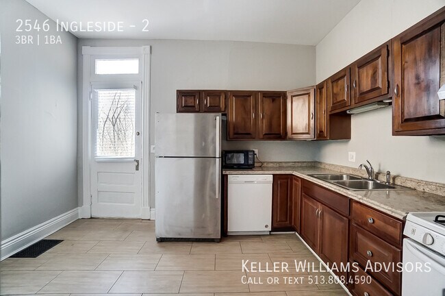 Building Photo - 2546 Ingleside-2