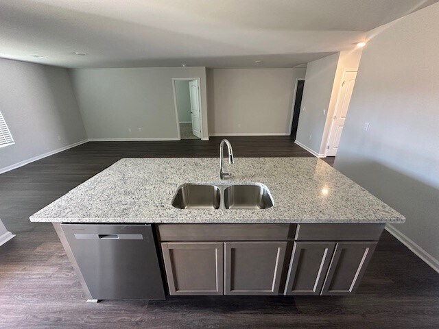 Building Photo - 1512 Heritage Cir SE