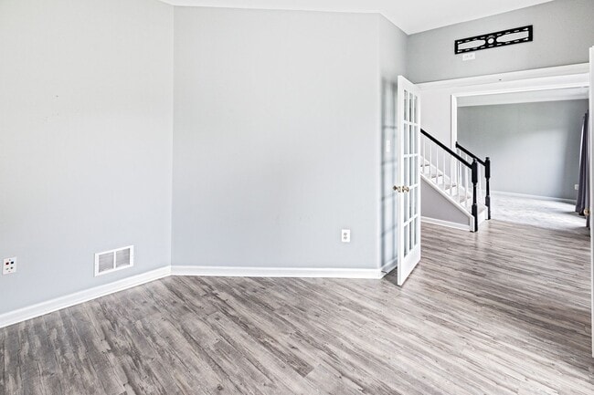 Building Photo - 917 Benalli Dr