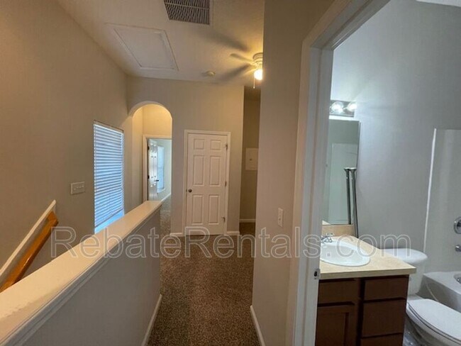 Building Photo - 13026 Sunset Lake Dr