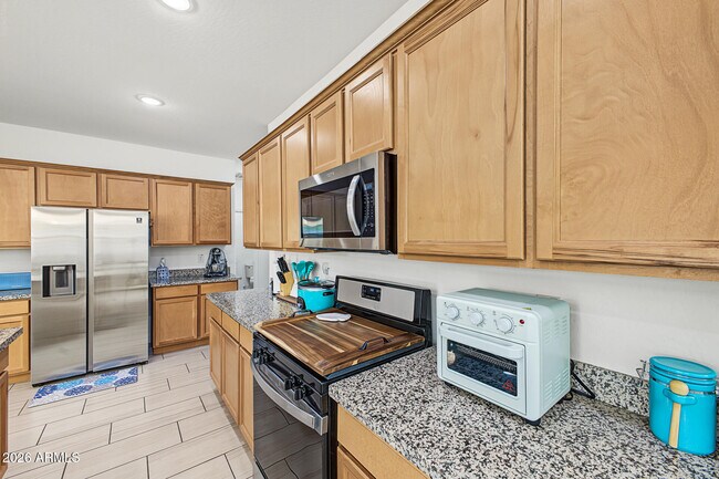 Building Photo - 20398 W Elm Dr