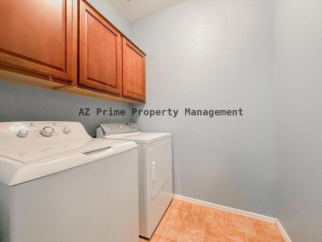 Building Photo - 2150 W Alameda Rd