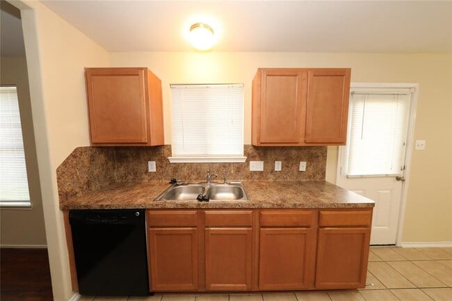 Building Photo - 14430 Hamilton Grove Ln