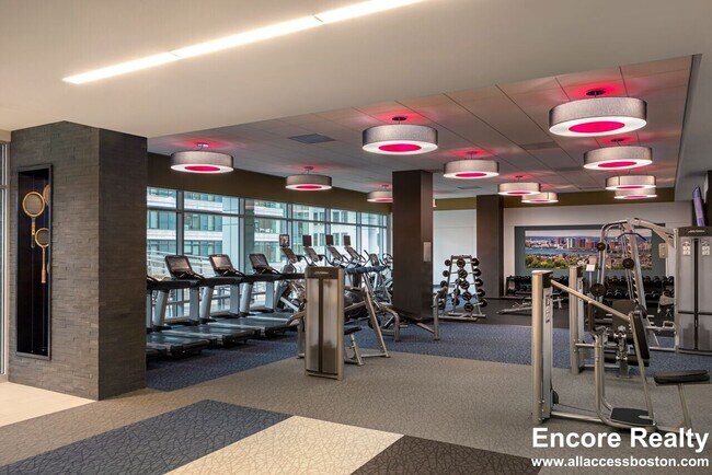 Building Photo - 665 Washington St