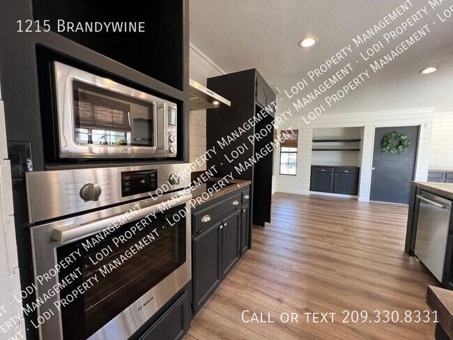 Building Photo - 1215 Brandywine-