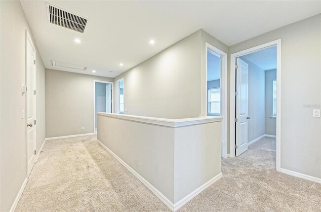 Building Photo - 5564 Summit Gln