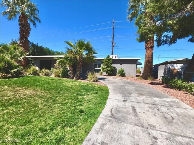 Primary Photo - 1986 E Del Mar Ave