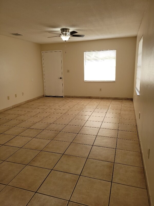Building Photo - 119 Lake Rachard Dr