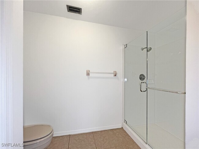 Building Photo - 10740 Regent Cir