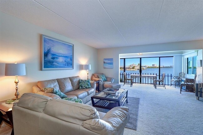 Building Photo - 868 Bayway Blvd