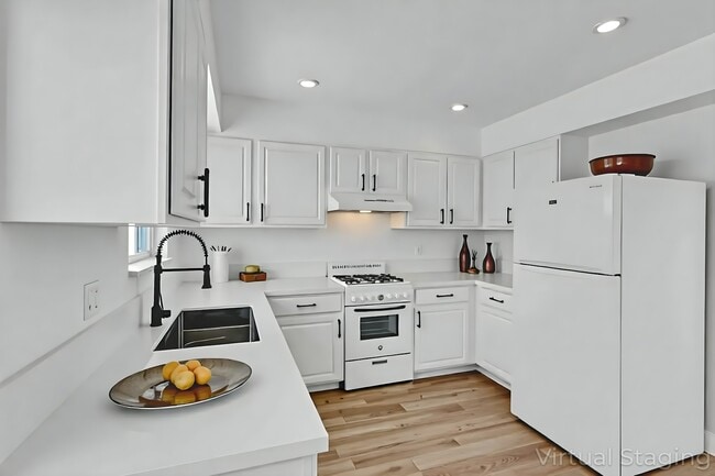 Building Photo - 1408 Hermes Ave