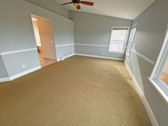 Building Photo - 6279 Skywalker Dr