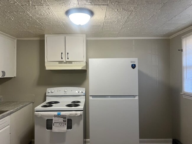 Building Photo - 209 Johnson St