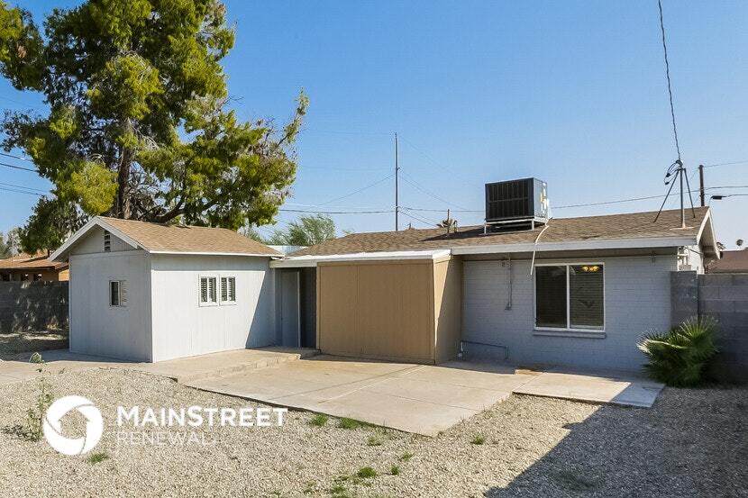 Building Photo - 608 W Mission Ln