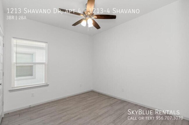 Building Photo - 1213 Shavano Dr