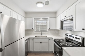 Building Photo - 181 S Eagle Creek Dr