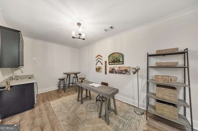 Building Photo - 320 Oak Arms Wy