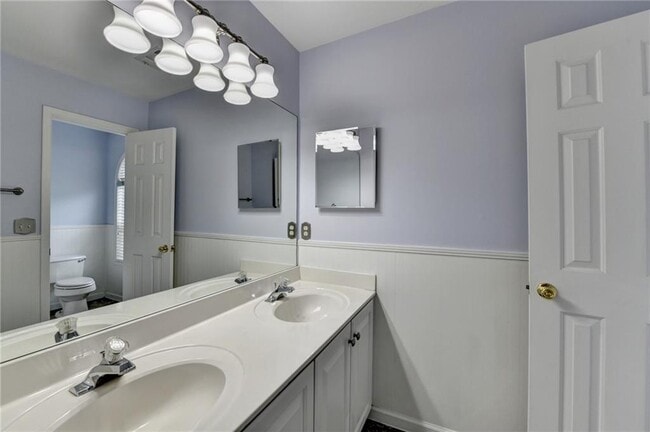 Building Photo - 2455 Kirkstone Dr