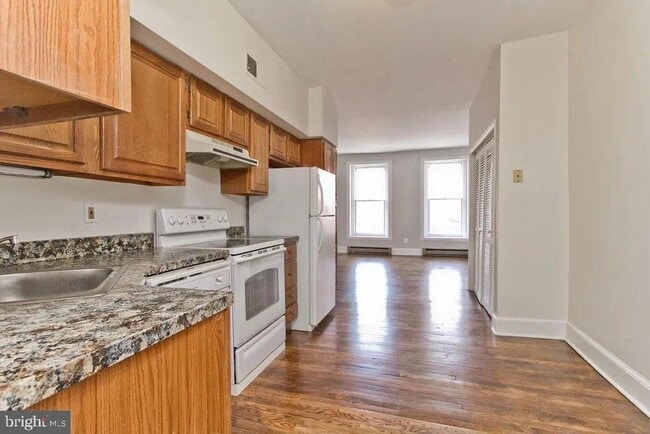 Building Photo - 308 N Market St