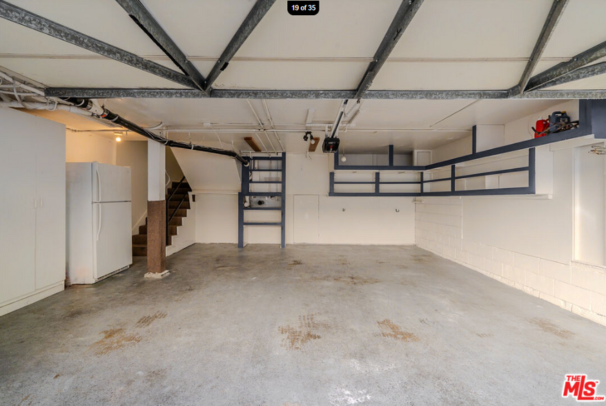 Building Photo - 11260 Overland Ave