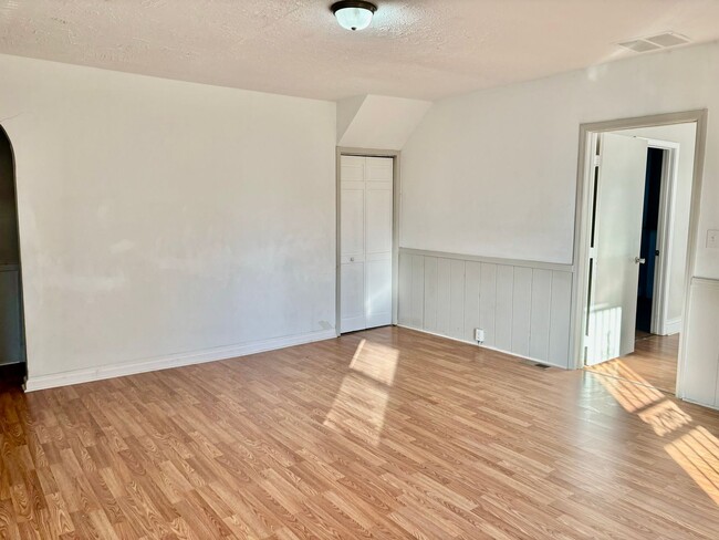 Building Photo - Updated 3BR/2BA House in Portland with bon...