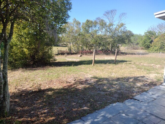 Building Photo - Adorable UPDATED 1 bedroom 1 Bath home with bonus Room