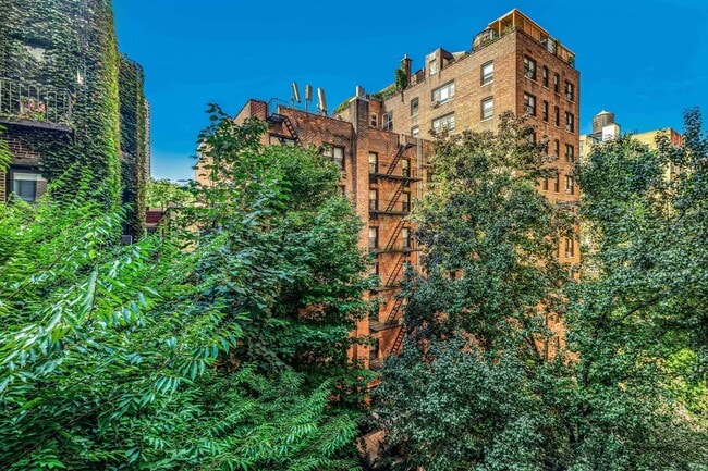 Building Photo - 310 W 56th St