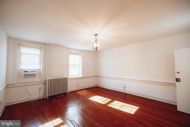 Building Photo - 407 N Washington St