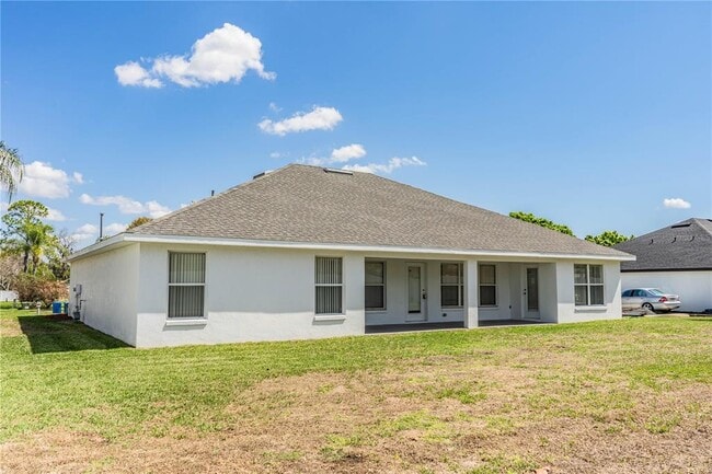 Building Photo - 233 Towhee Rd