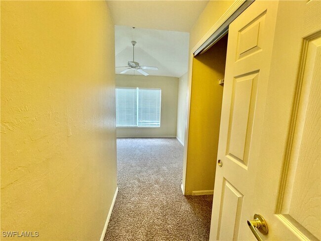 Building Photo - 860 Hampton Cir