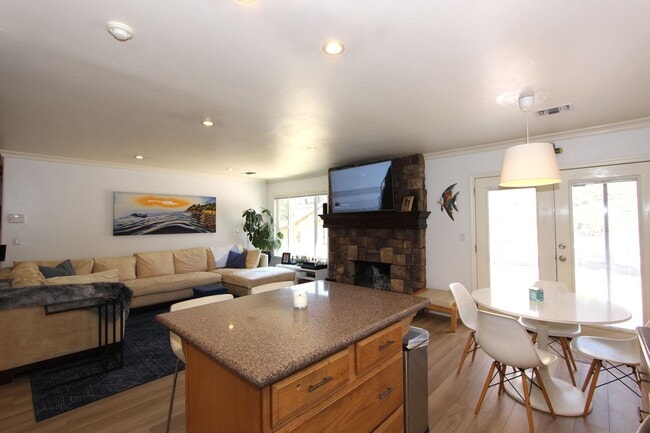 Building Photo - Gorgeous 4 Bedroom 2 Bathroom house in Poway