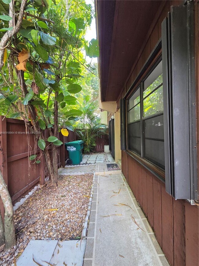 Building Photo - 7034 SW 114th Pl