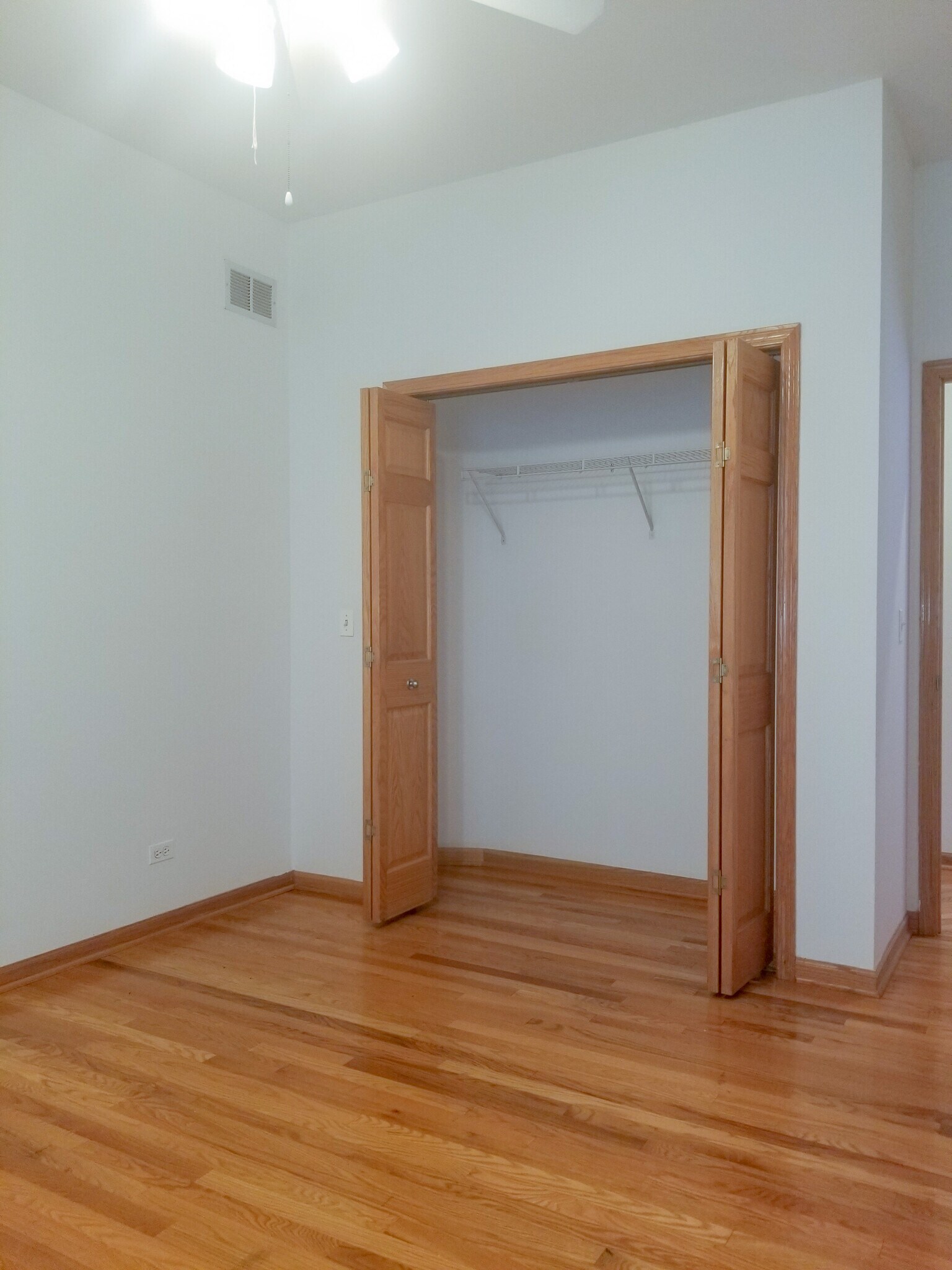 Building Photo - 1321 W Belmont Ave