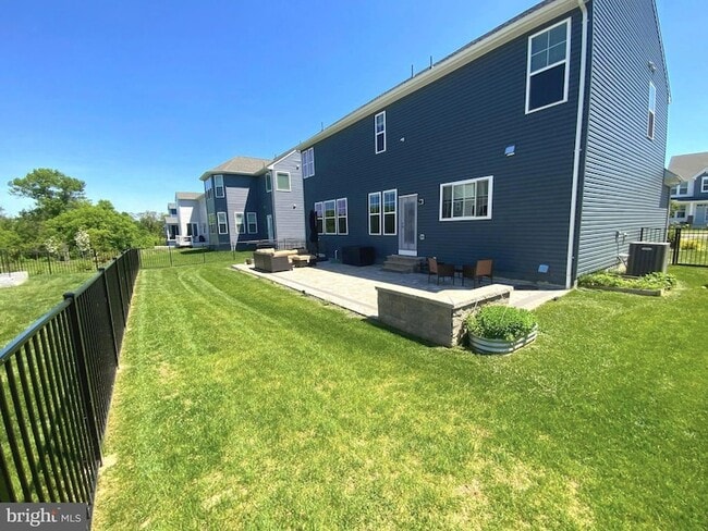 Building Photo - 5763 Hawk Ridge Rd