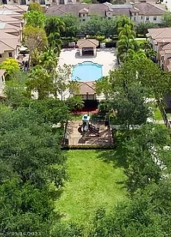 Building Photo - 6061 Grand Cypress Cir W