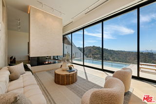 Building Photo - 3699 Alta Mesa Pl