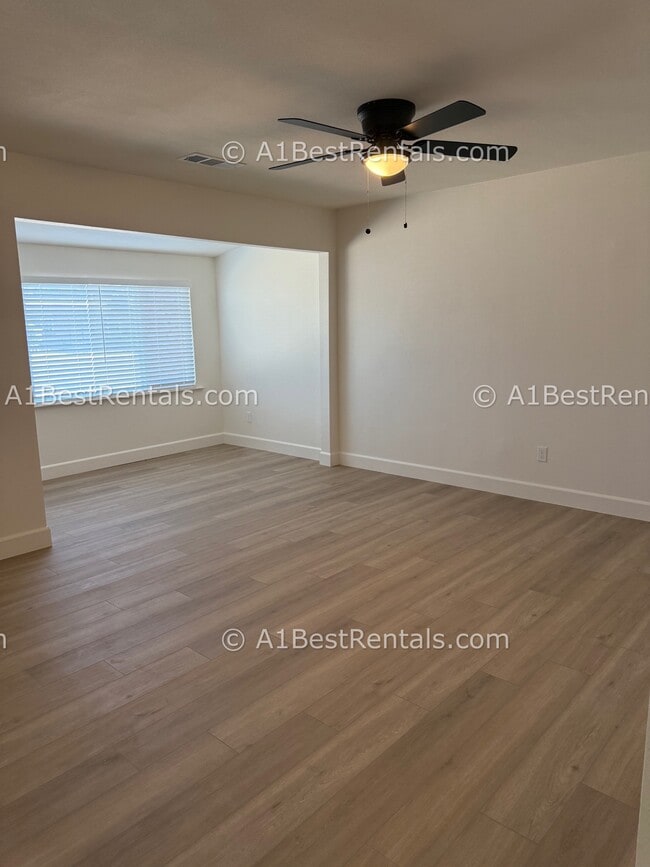 Building Photo - 3808 Sierra St