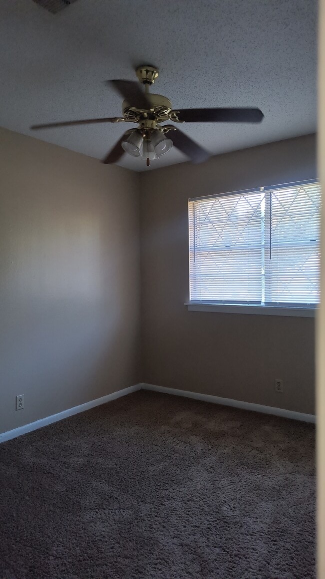 Building Photo - 4809 Kisatchie Ave