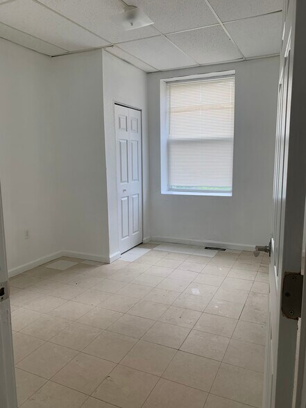 Bedroom - 1389 Shawmut Pl